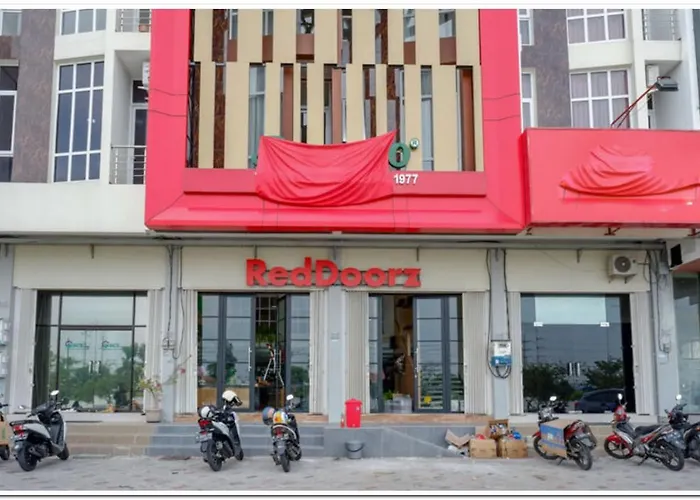 RedDoorz Plus @ Madukoro Raya Semarang